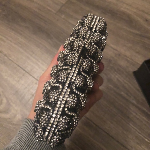 Gorgeous Skull Evening Clutch w Swarovski Crystals - Picture 4 of 8